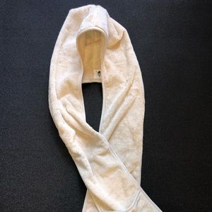 The North Face Osito Hood Scarf (Cream)